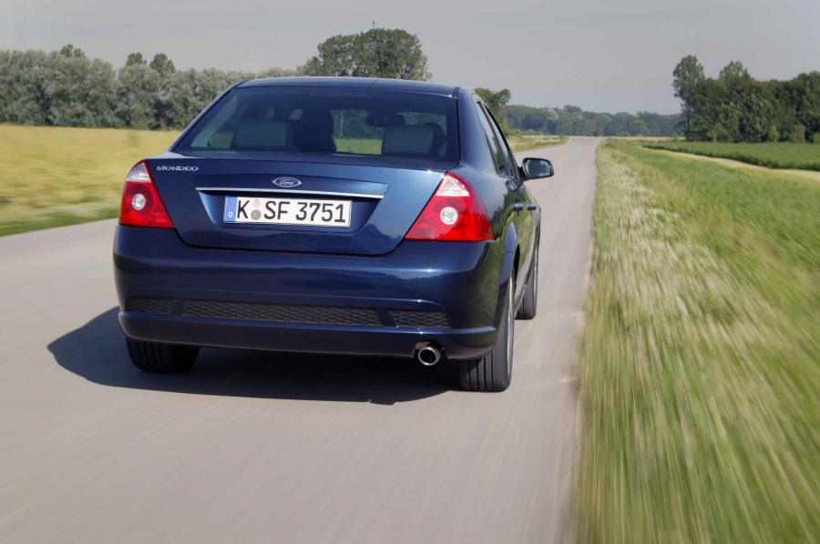  Ford Mondeo Titanium 2004 года  (фото 9 из 38)